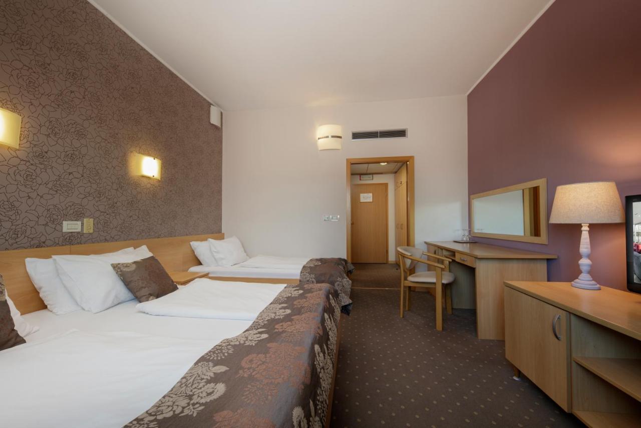 Hotel Zovko Zagreb เซสเวเต ภายนอก รูปภาพ