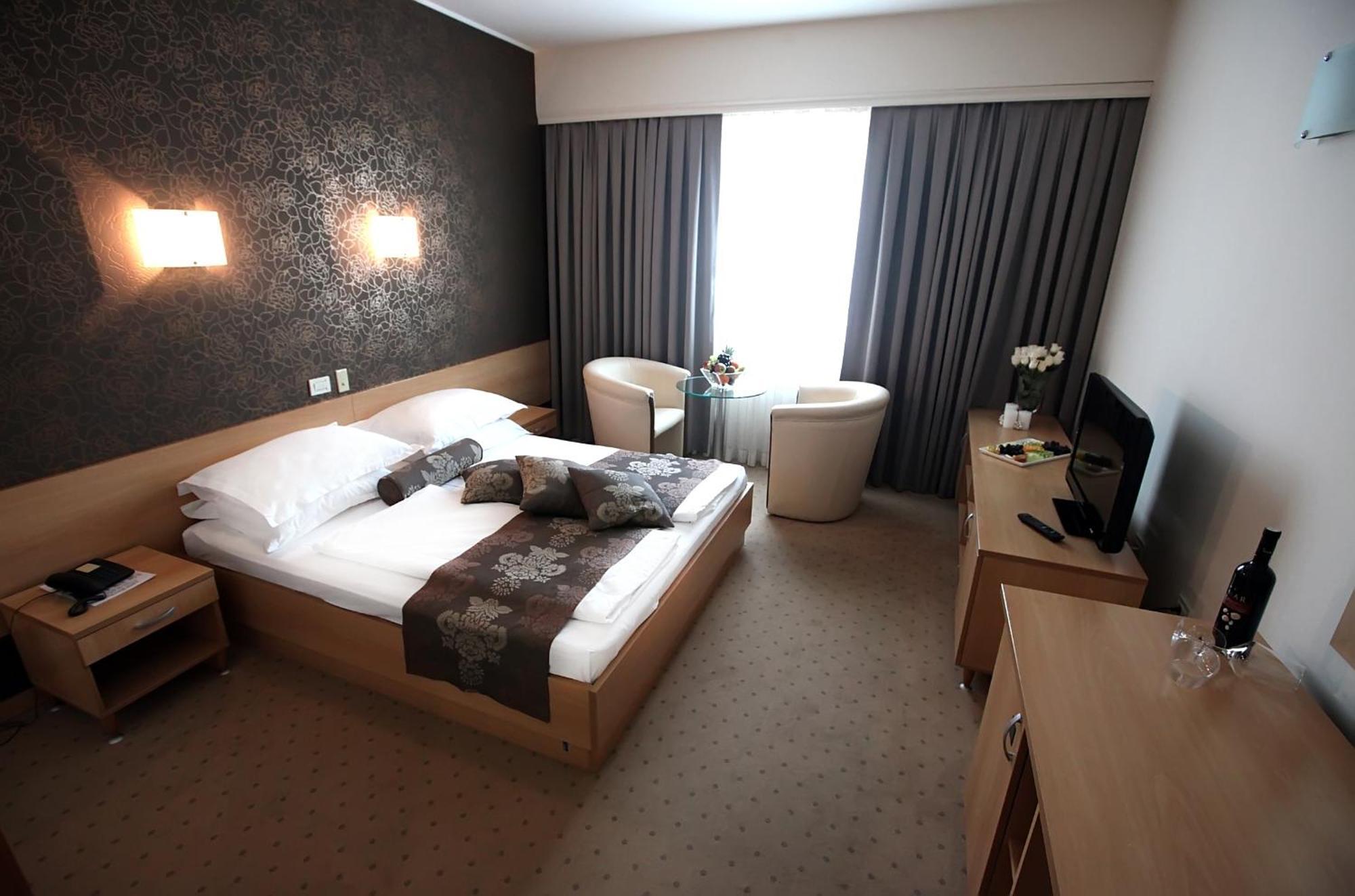 Hotel Zovko Zagreb เซสเวเต ภายนอก รูปภาพ