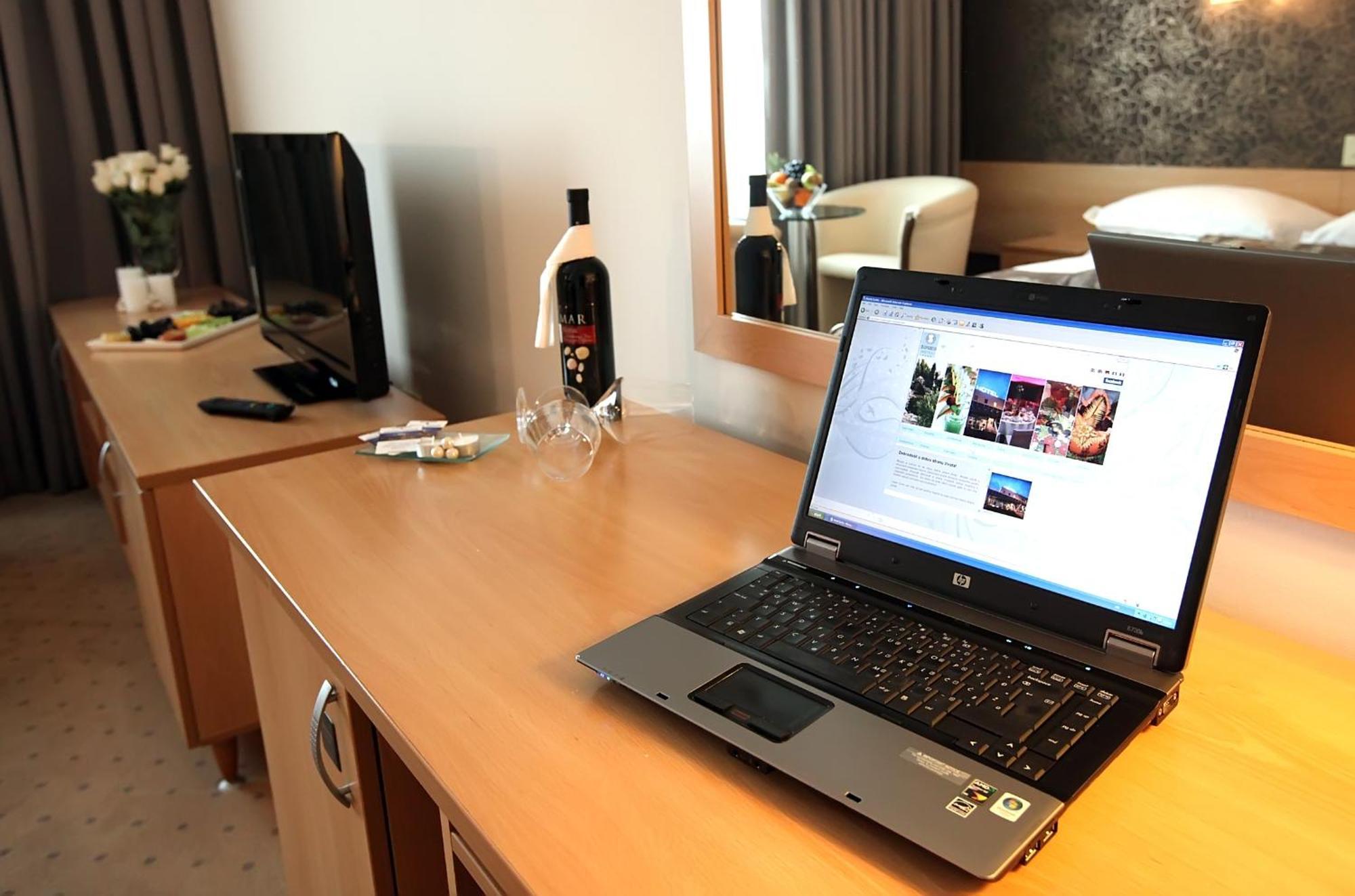 Hotel Zovko Zagreb เซสเวเต ภายนอก รูปภาพ