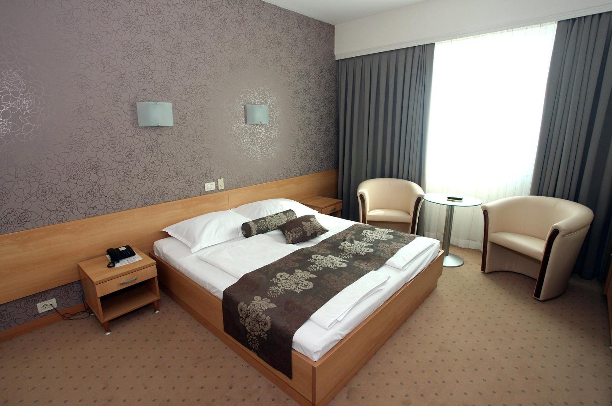 Hotel Zovko Zagreb เซสเวเต ภายนอก รูปภาพ