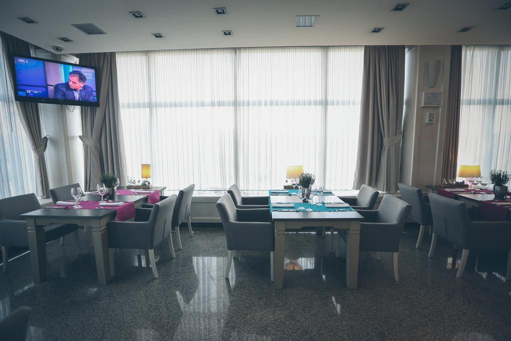Hotel Zovko Zagreb เซสเวเต ภายนอก รูปภาพ